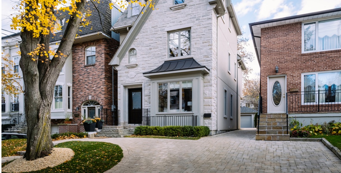 What Happens If a Property Has a Shared Driveway in Virginia?